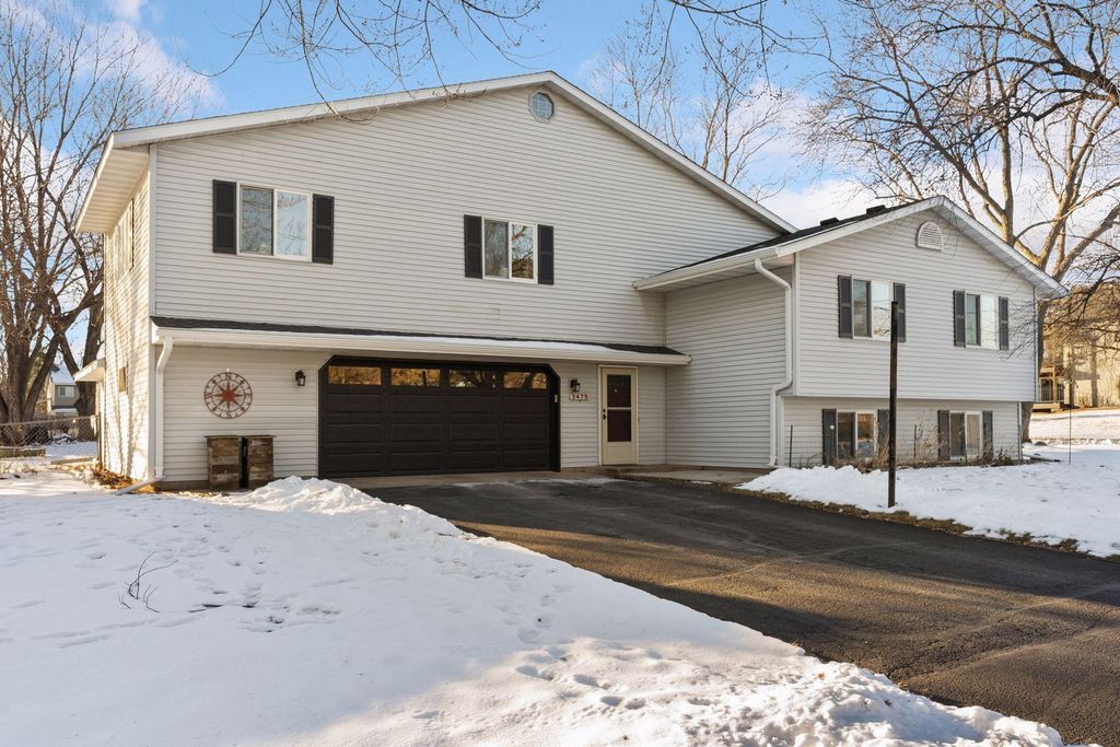 3475 Chandler Road, Shoreview, MN 55126