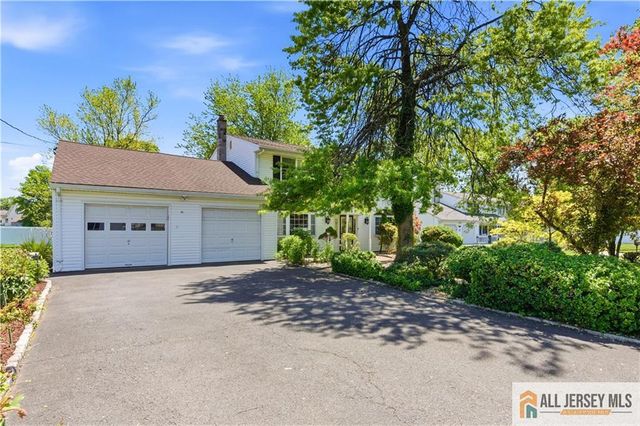 10 Helen Court, Piscataway, NJ 08854