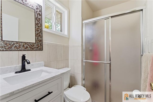 10 Helen Court, Piscataway, NJ 08854