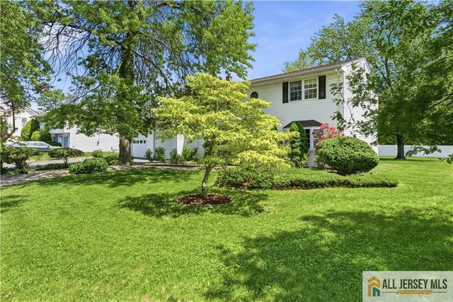 10 Helen Court, Piscataway, NJ 08854