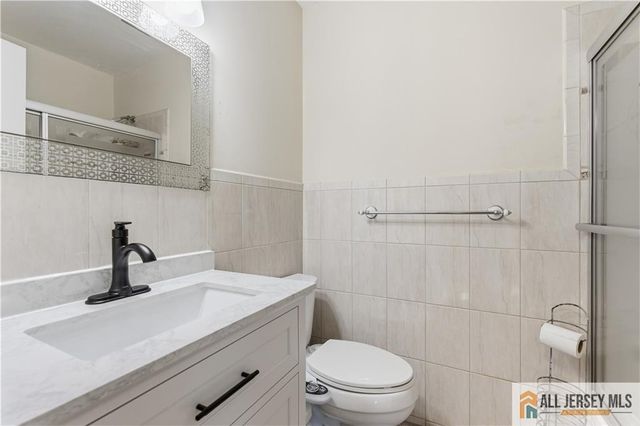 10 Helen Court, Piscataway, NJ 08854