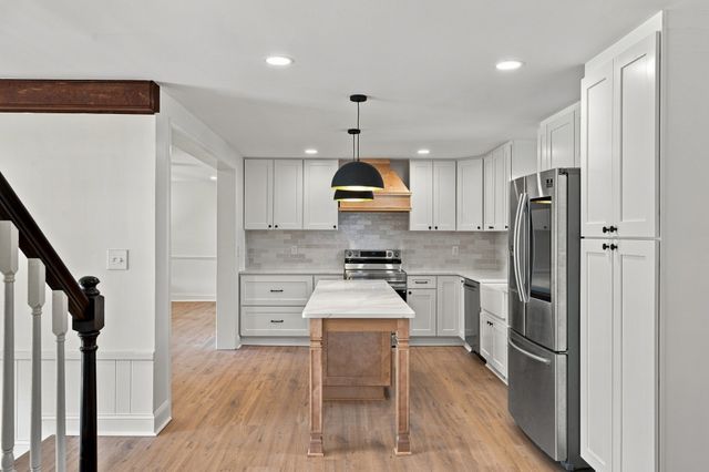 1548 Roy Sellers Rd, Columbia, TN 38401