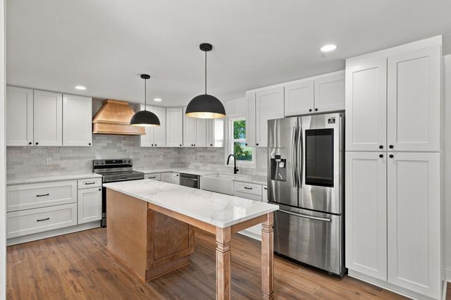 1548 Roy Sellers Rd, Columbia, TN 38401