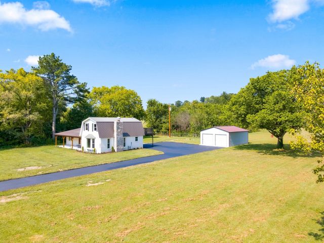 1548 Roy Sellers Rd, Columbia, TN 38401