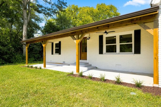 1548 Roy Sellers Rd, Columbia, TN 38401