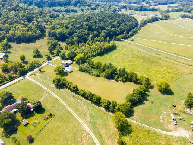 1548 Roy Sellers Rd, Columbia, TN 38401