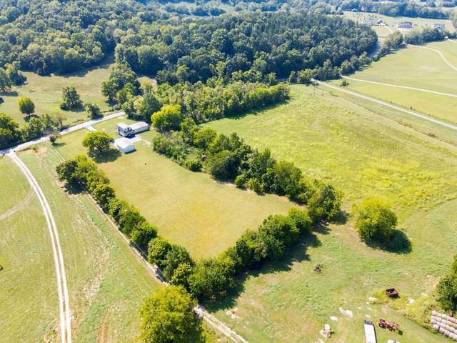 1548 Roy Sellers Rd, Columbia, TN 38401