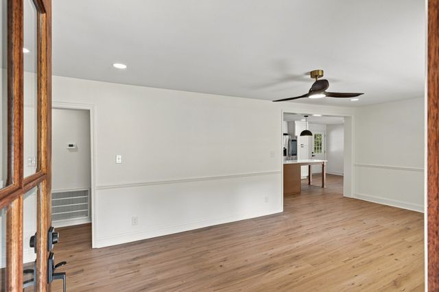 1548 Roy Sellers Rd, Columbia, TN 38401