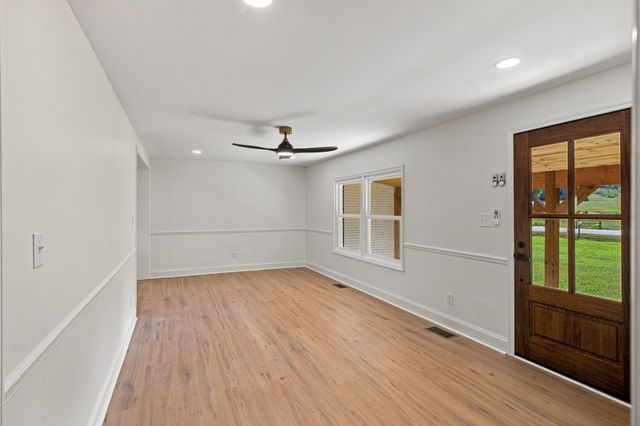 1548 Roy Sellers Rd, Columbia, TN 38401