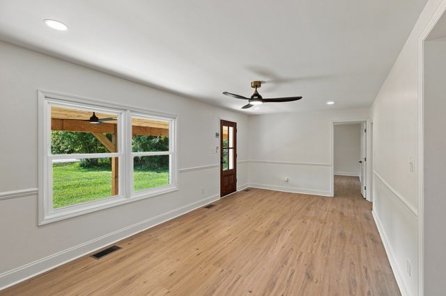 1548 Roy Sellers Rd, Columbia, TN 38401