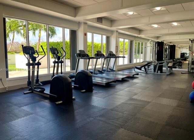 2851 NE 183rd St 907E, Aventura, FL 33160