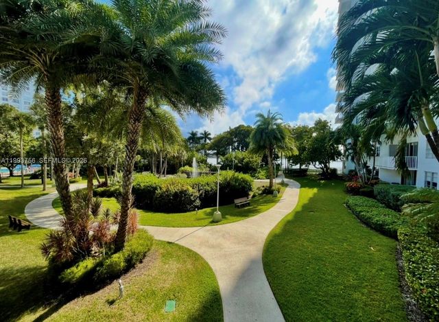 2851 NE 183rd St 907E, Aventura, FL 33160