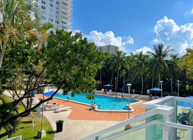 2851 NE 183rd St 907E, Aventura, FL 33160