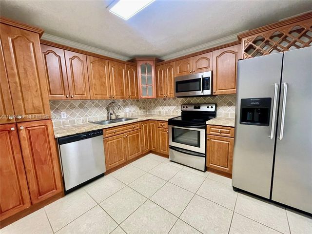 2851 NE 183rd St 907E, Aventura, FL 33160