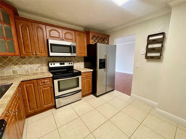 2851 NE 183rd St 907E, Aventura, FL 33160
