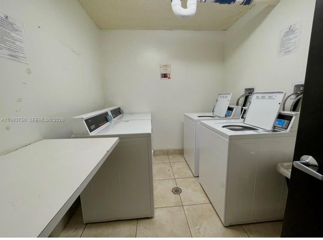 2851 NE 183rd St 907E, Aventura, FL 33160