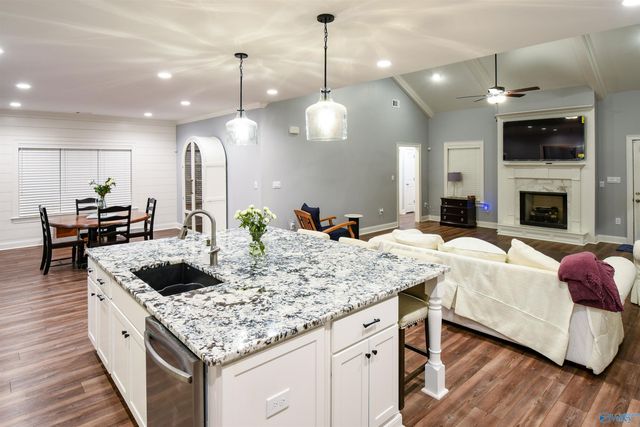 204 Charlie Lee Circle, Meridianville, AL 35759