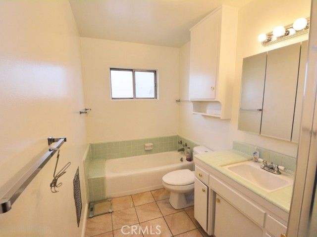 1755 N Berendo Street 28, Los Angeles, CA 90027