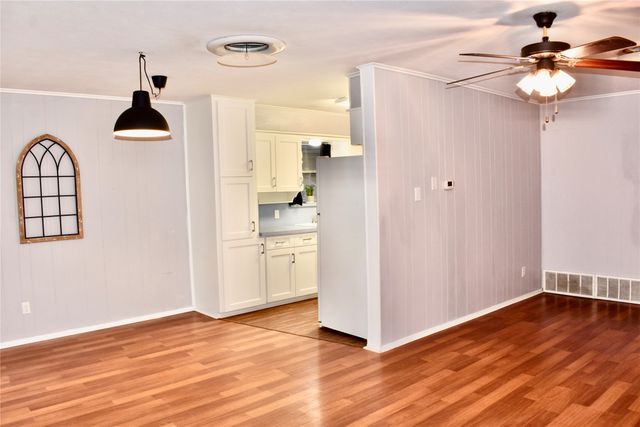 1405 Brookside Drive, Hurst, TX 76053