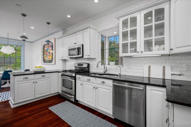 33 Young Avenue, Pelham, NY 10803