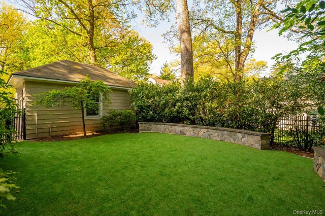 33 Young Avenue, Pelham, NY 10803