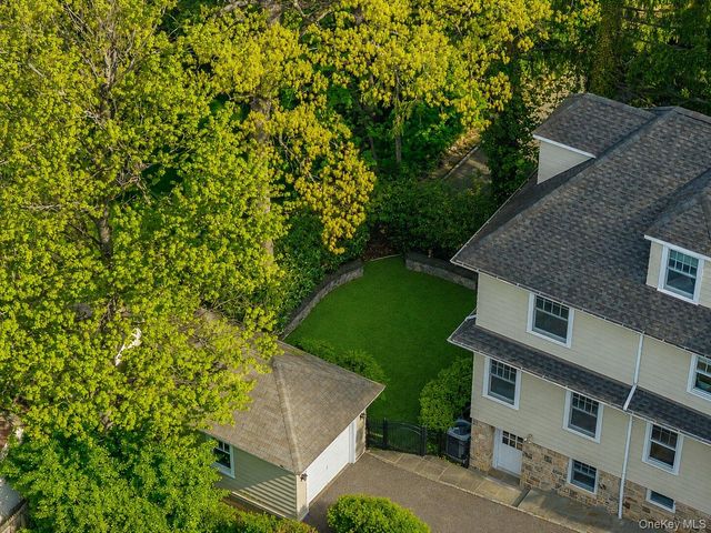33 Young Avenue, Pelham, NY 10803