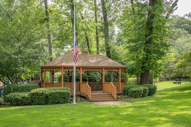 33 Young Avenue, Pelham, NY 10803