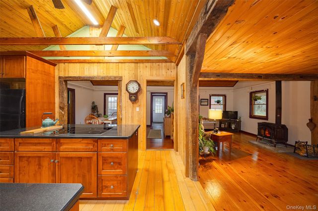 18 Hummingbird, Staatsburg, NY 12580
