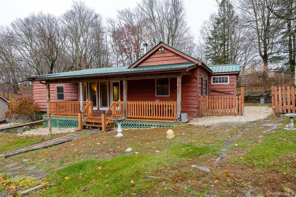 18 Hummingbird, Staatsburg, NY 12580
