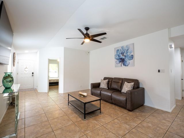 3900 Sojourner ST, Austin, TX 78725