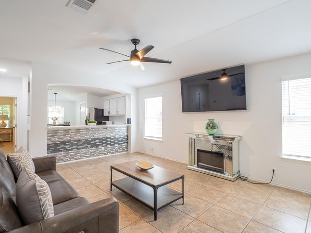 3900 Sojourner ST, Austin, TX 78725