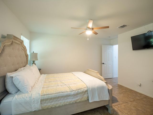 3900 Sojourner ST, Austin, TX 78725