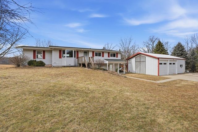 497 Sugar Hill Road, Brooklyn, WI 53521