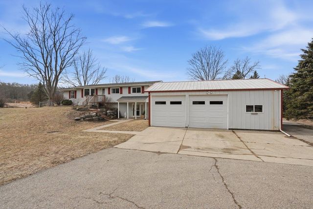 497 Sugar Hill Road, Brooklyn, WI 53521