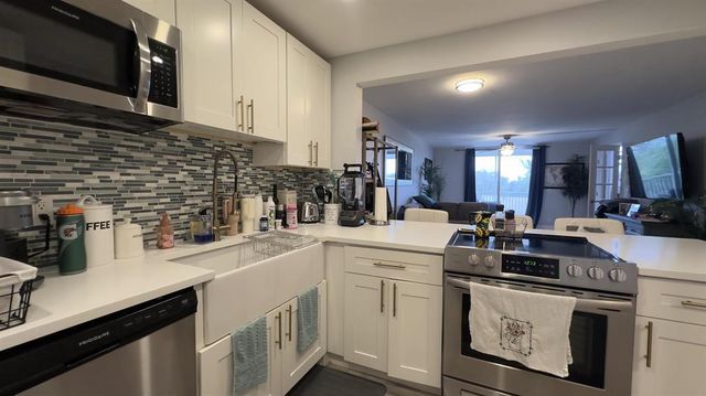 5700 NW 2nd Avenue 301, Boca Raton, FL 33487