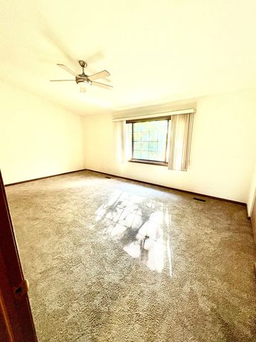 213 Pamela Drive, Bolingbrook, IL 60440