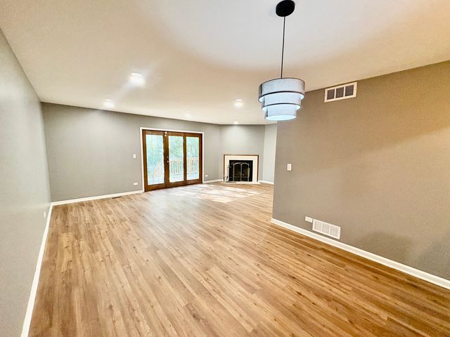 213 Pamela Drive, Bolingbrook, IL 60440