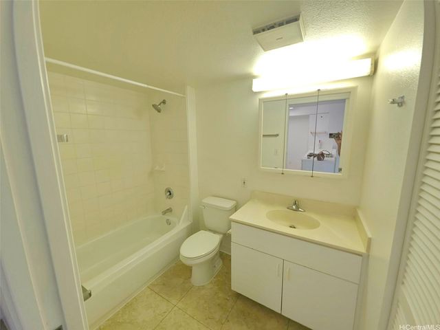 1133 Waimanu Street 705, Honolulu, HI 96814