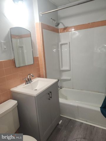 212-214 W MARKET ST, Pottsville, PA 17901