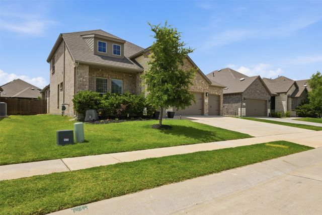 10916 Glover Lane, Aubrey, TX 76227