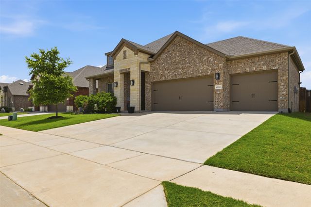 10916 Glover Lane, Aubrey, TX 76227