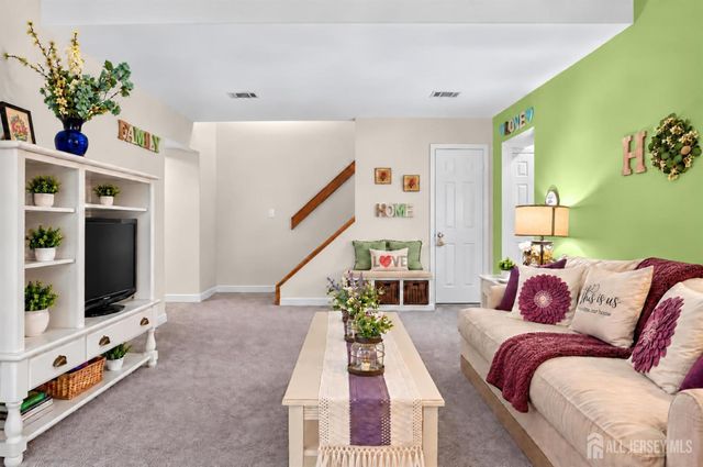 142 Beverly Hill Terrace H, Woodbridge Proper, NJ 07095