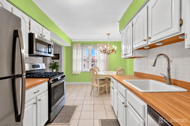 142 Beverly Hill Terrace H, Woodbridge Proper, NJ 07095