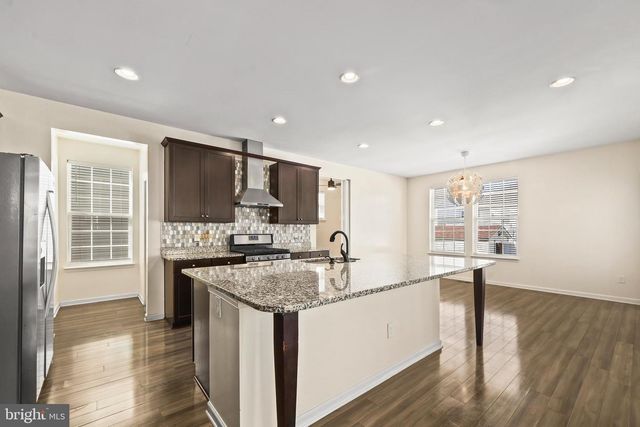 1725 HUDGINS FARM CIR, Fredericksburg, VA 22408