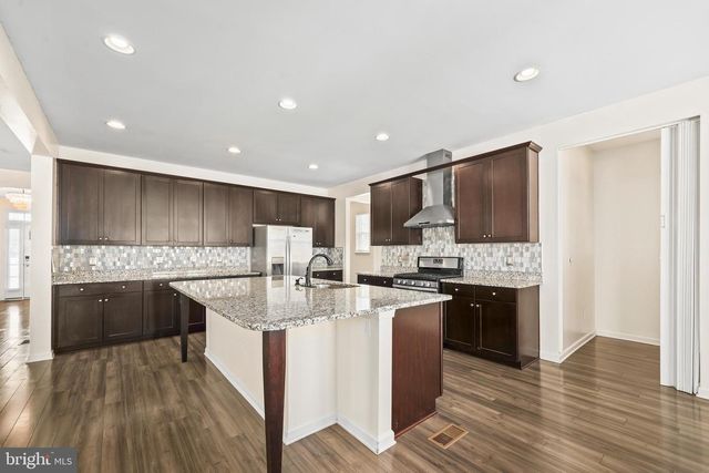 1725 HUDGINS FARM CIR, Fredericksburg, VA 22408