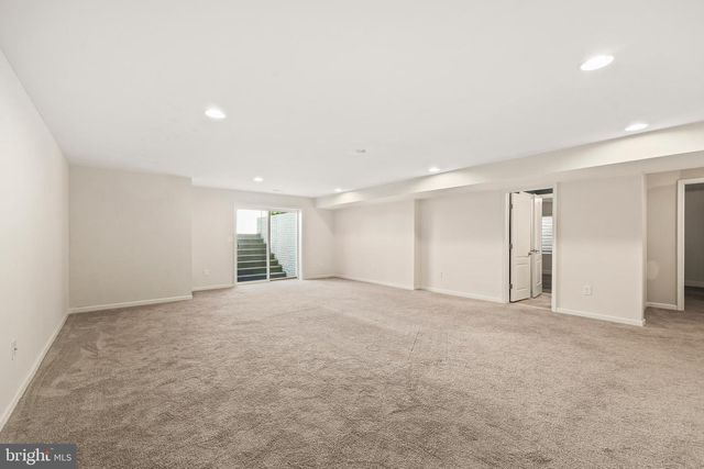 1725 HUDGINS FARM CIR, Fredericksburg, VA 22408