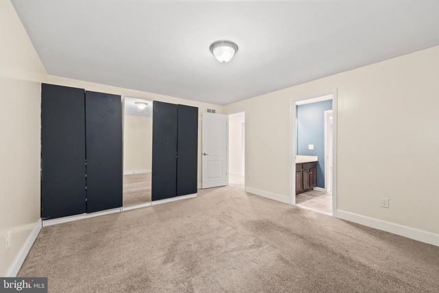 1725 HUDGINS FARM CIR, Fredericksburg, VA 22408