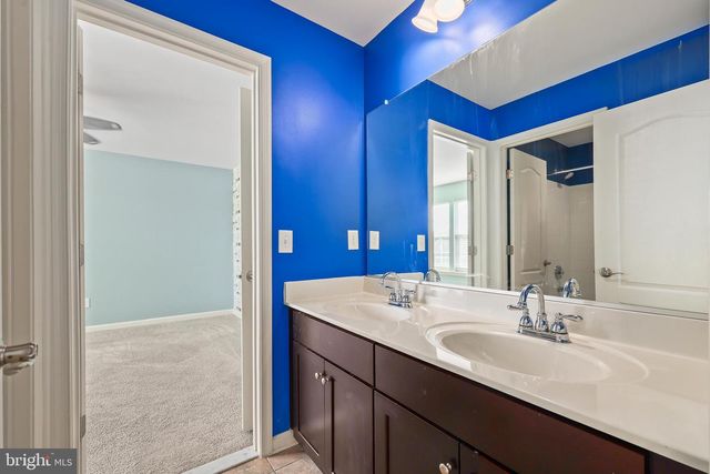 1725 HUDGINS FARM CIR, Fredericksburg, VA 22408