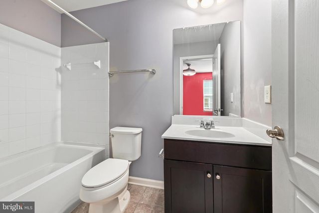 1725 HUDGINS FARM CIR, Fredericksburg, VA 22408