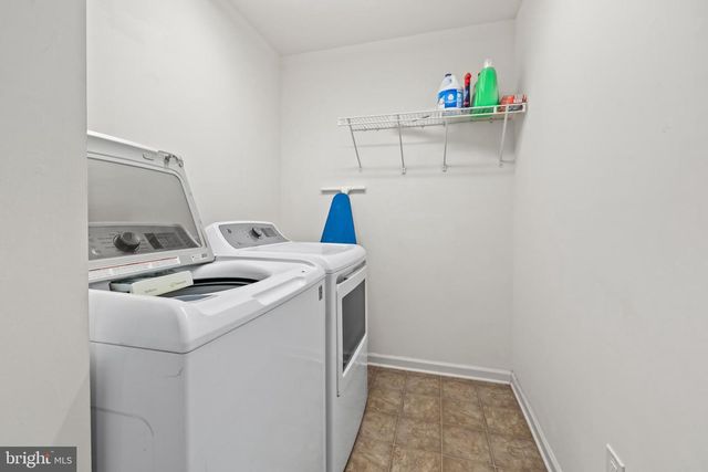 1725 HUDGINS FARM CIR, Fredericksburg, VA 22408